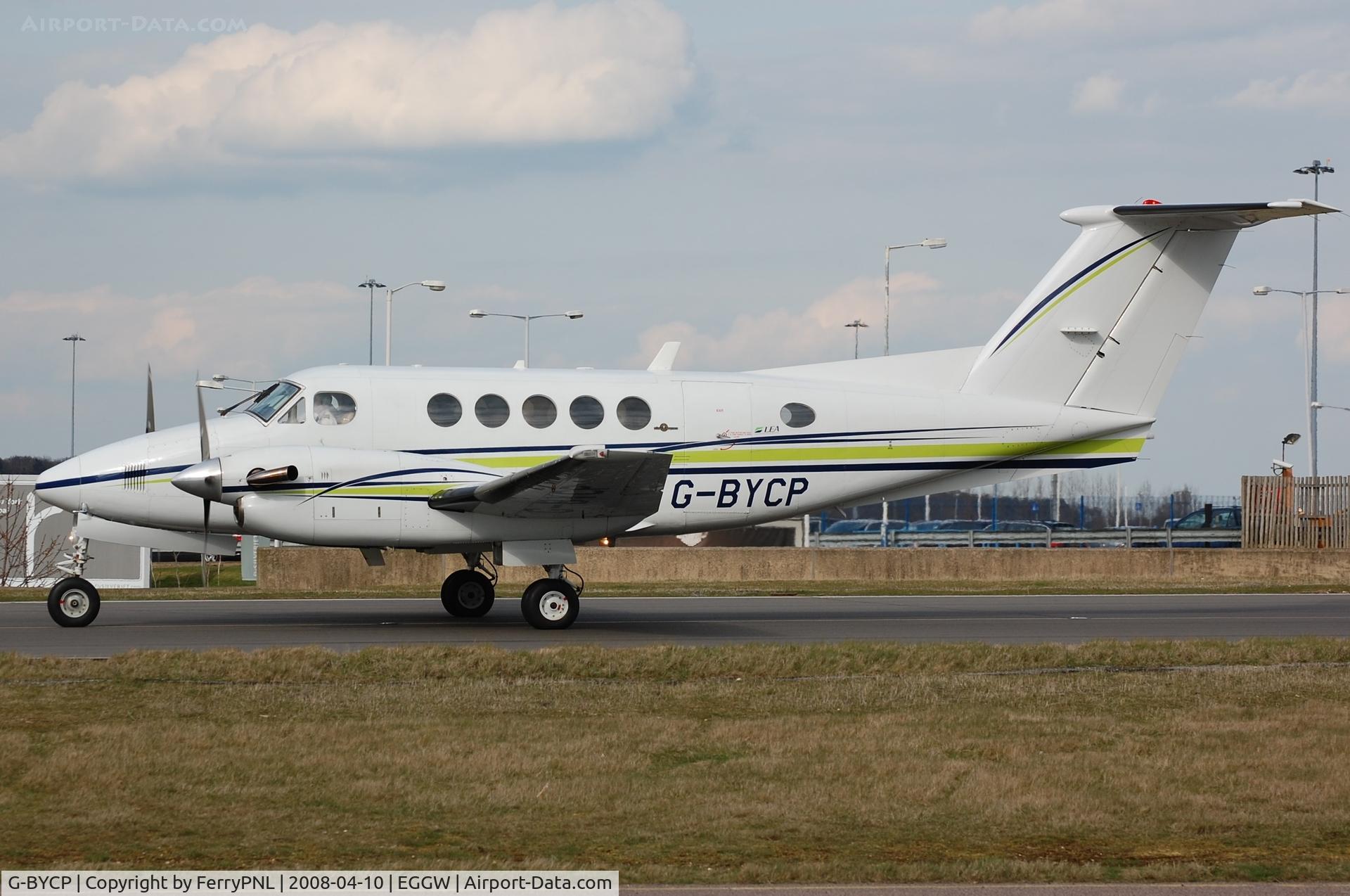 G-BYCP, 1981 Beech B200 Super King Air King Air C/N BB-966, LEA Be200 taxying in.