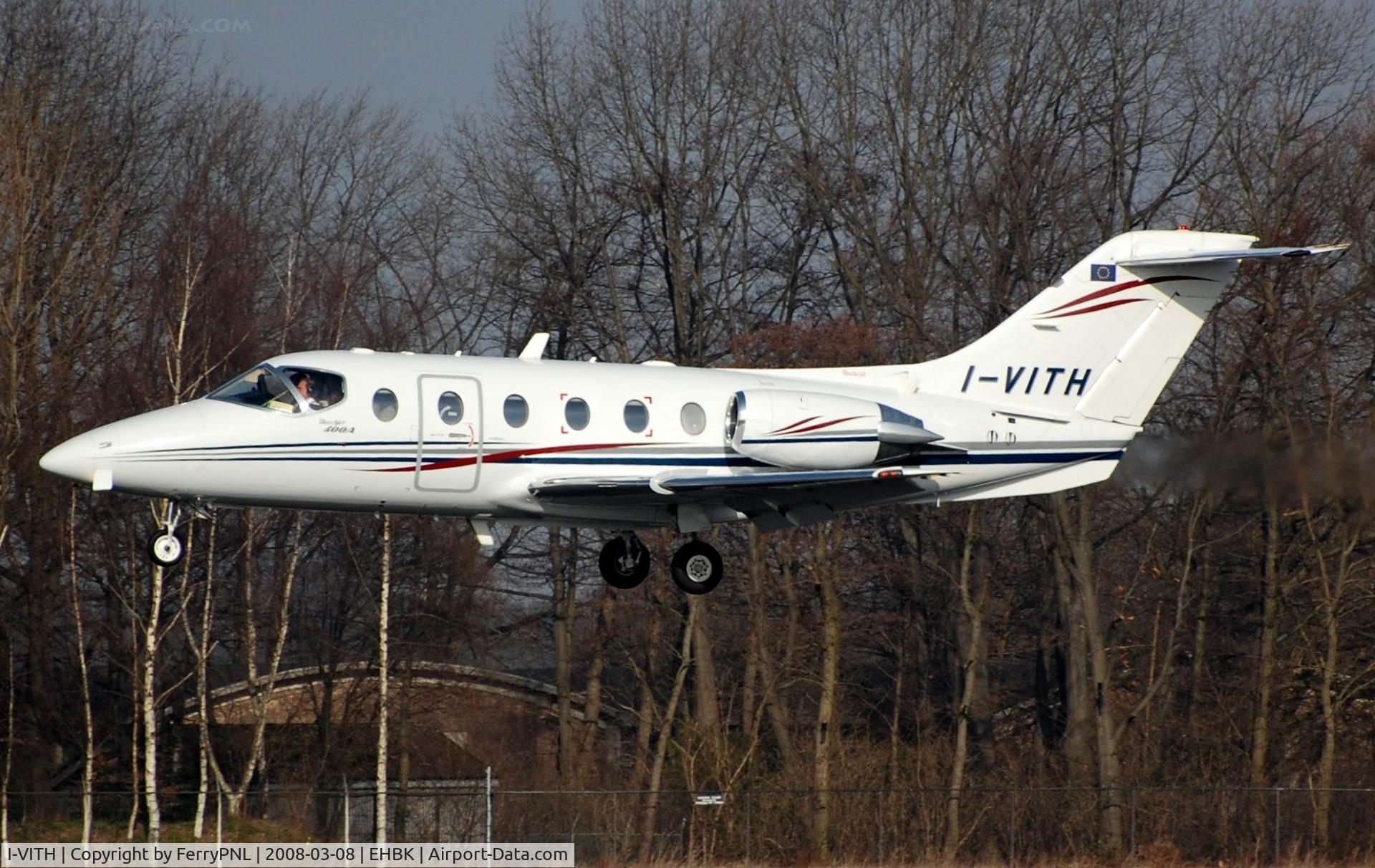 I-VITH, 2001 Raytheon Beechjet 400A C/N RK-309, Aliparma Be400 landing