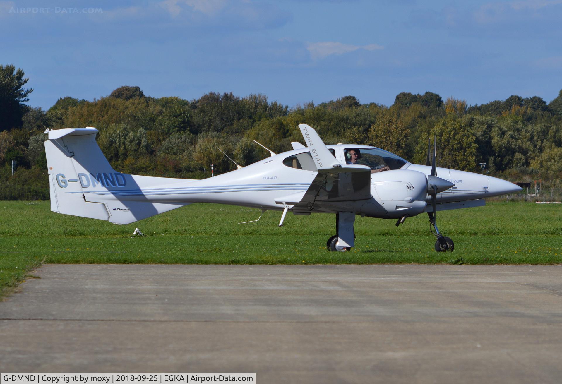 G-DMND, 2005 Diamond DA-42 Twin Star C/N 42.068, Diamond DA-42 Twinstar at Shoreham.