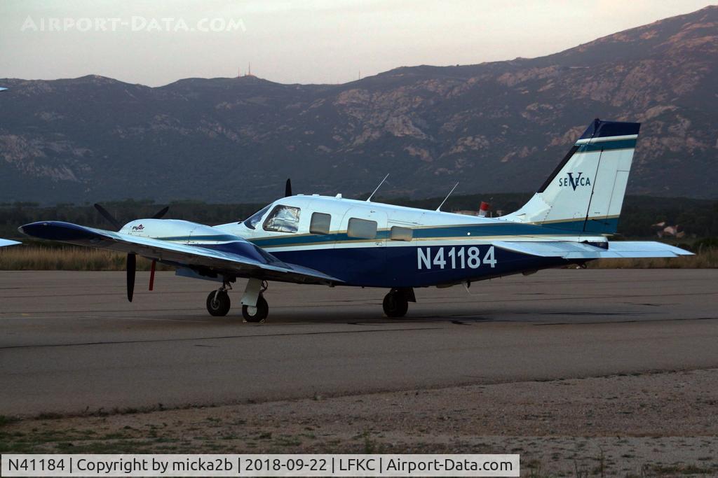 N41184, 1998 Piper PA-34-220T Seneca C/N 3449059, Parked