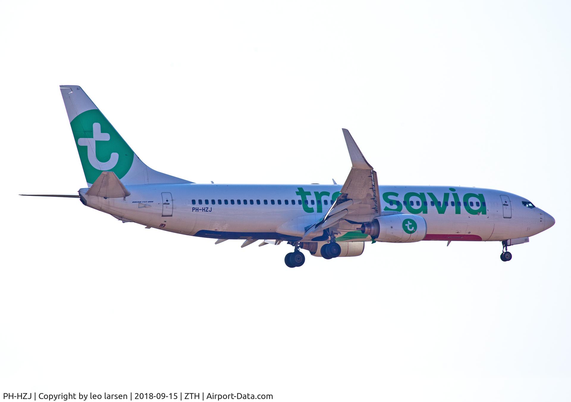 PH-HZJ, 2000 Boeing 737-8K2 C/N 30389, Zakynthos 15.9.2018 app to R-34