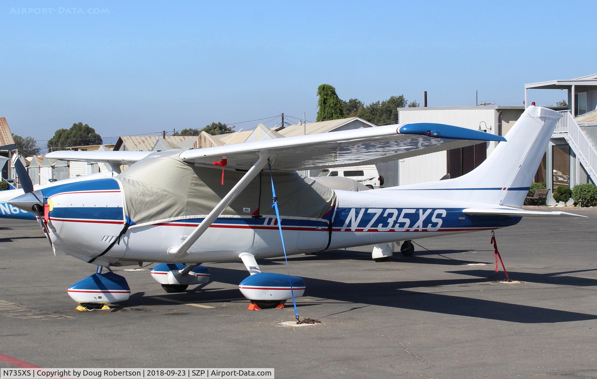 N735XS, 1977 Cessna 182Q Skylane C/N 18265772, 1977 Cessna 182Q SKYLANE, Continental O-470 230 Hp, on Transient Ramp
