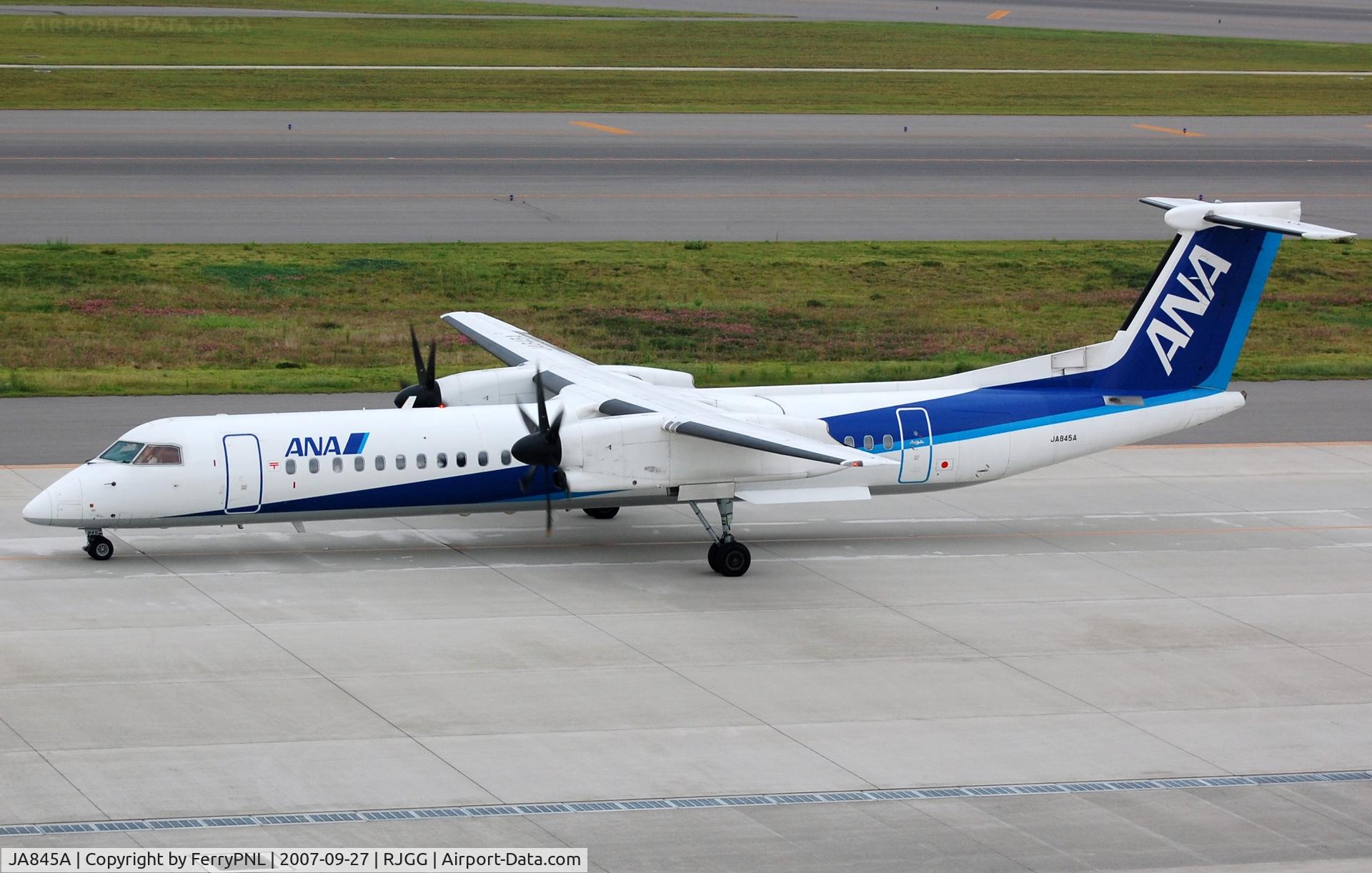 JA845A, 2004 De Havilland Canada DHC-8-402 Dash 8 C/N 4096, ANA DHC8 passing