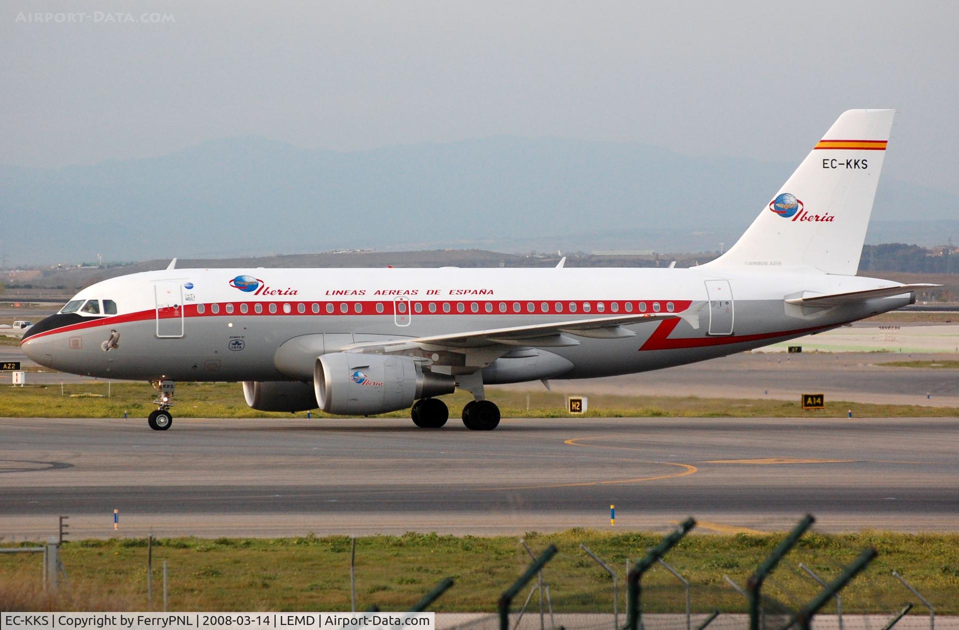 EC-KKS, 2007 Airbus A319-111 C/N 3320, Iberia retro A319