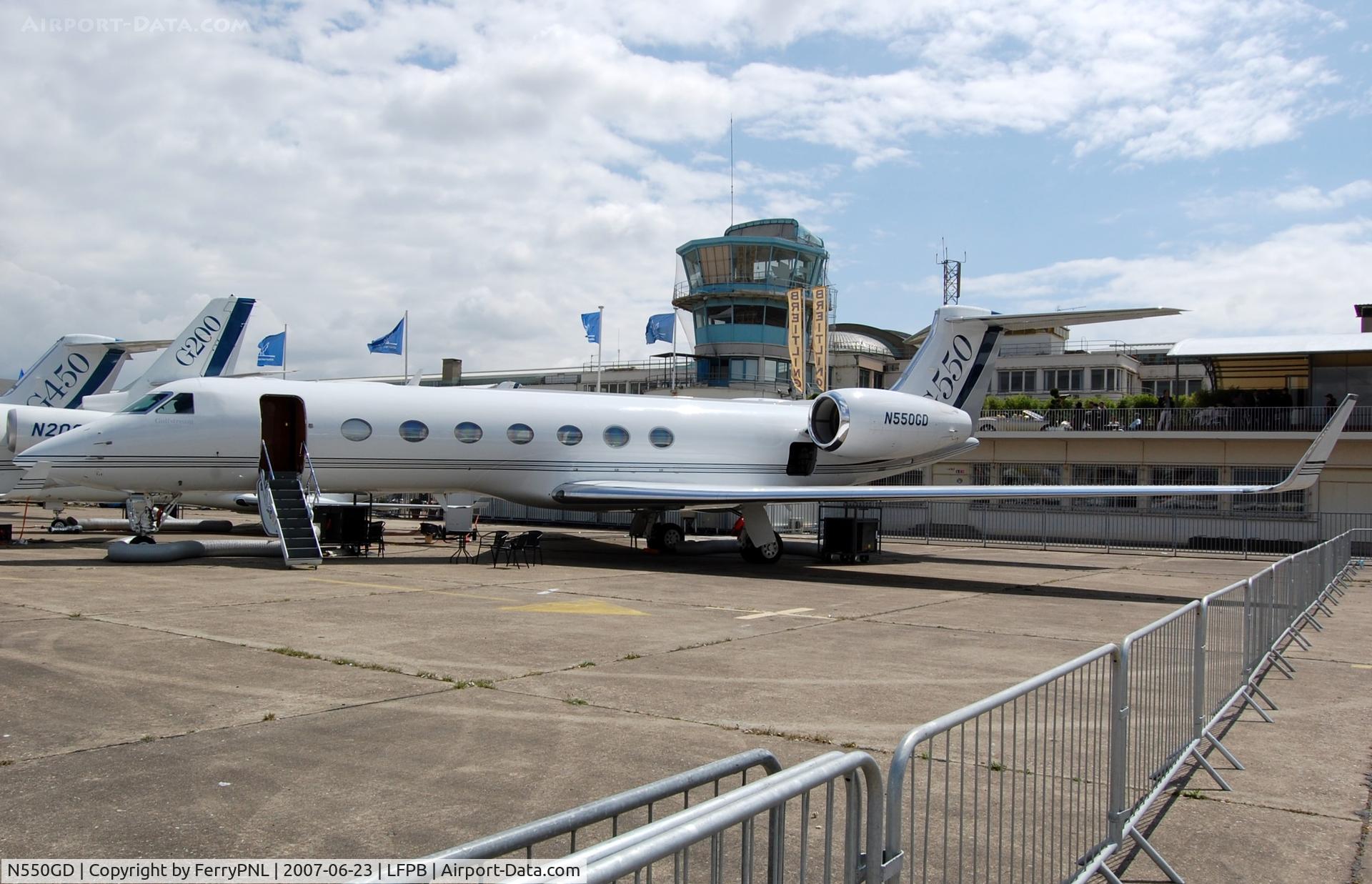 N550GD, 2006 Gulfstream Aerospace GV-SP (G550) C/N 5125, Gulfstream displaying its model G550