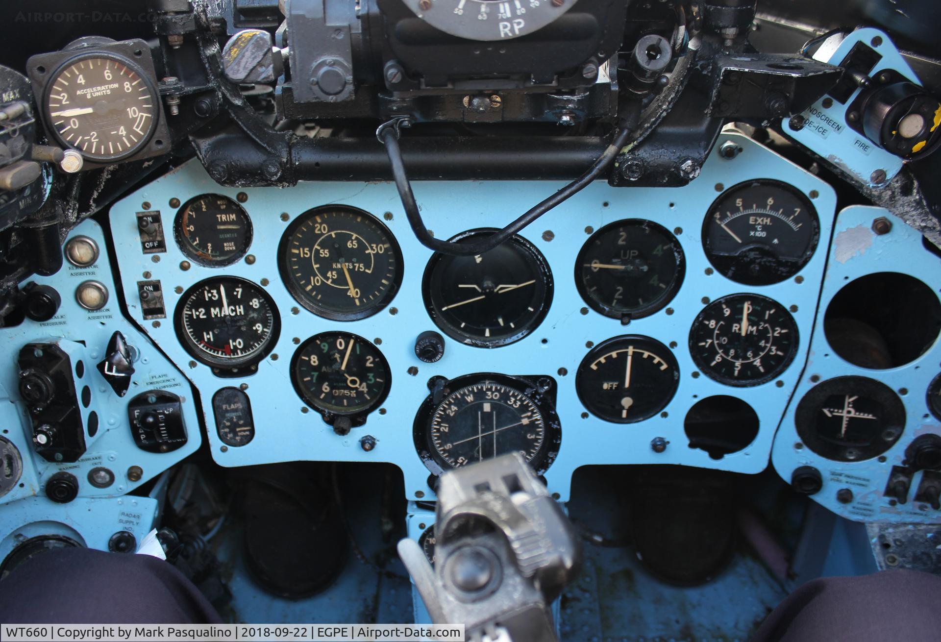 WT660, 1954 Hawker Hunter F.1 C/N 41H-665495, Hawker Hunter F.1