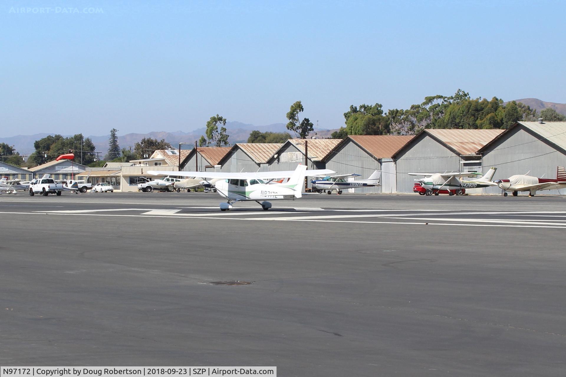 N97172, 1984 Cessna 172P C/N 17276162, 1984 Cessna 172P SKYHAWK, Lycoming O-320-D2J 160 Hp, takeoff roll Rwy 22