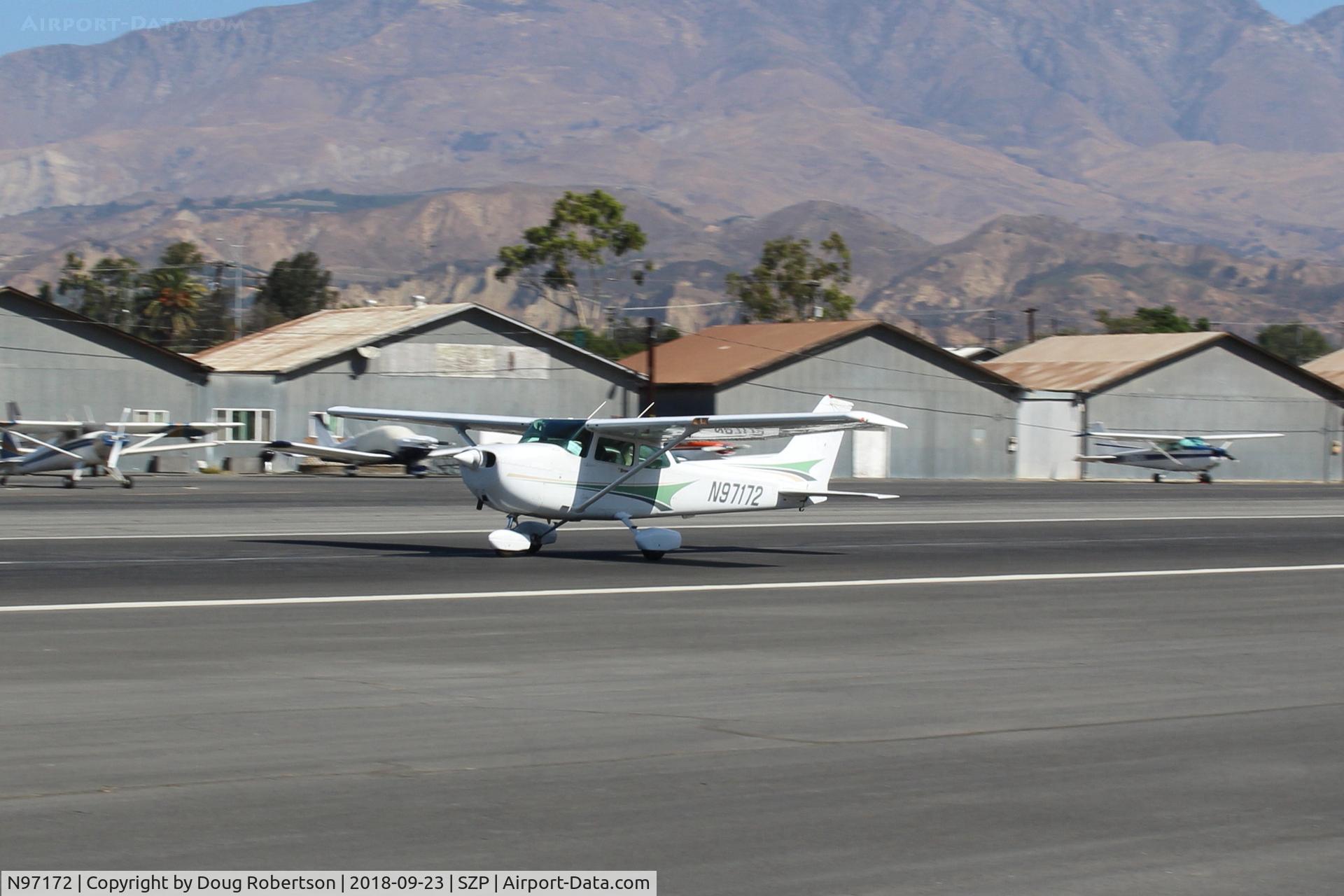 N97172, 1984 Cessna 172P C/N 17276162, 1984 Cessna 172P SKYHAWK, Lycoming O-320 D2J 160 Hp, landing roll Rwy 22