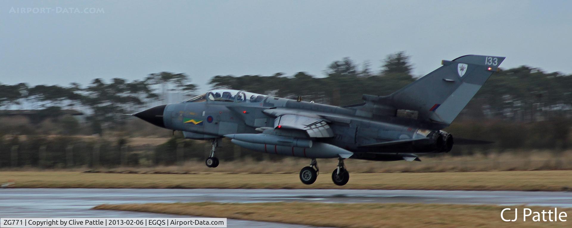 ZG771, 1991 Panavia Tornado GR.4 C/N 893/BT056/3440, Landing at RAF Lossiemouth
