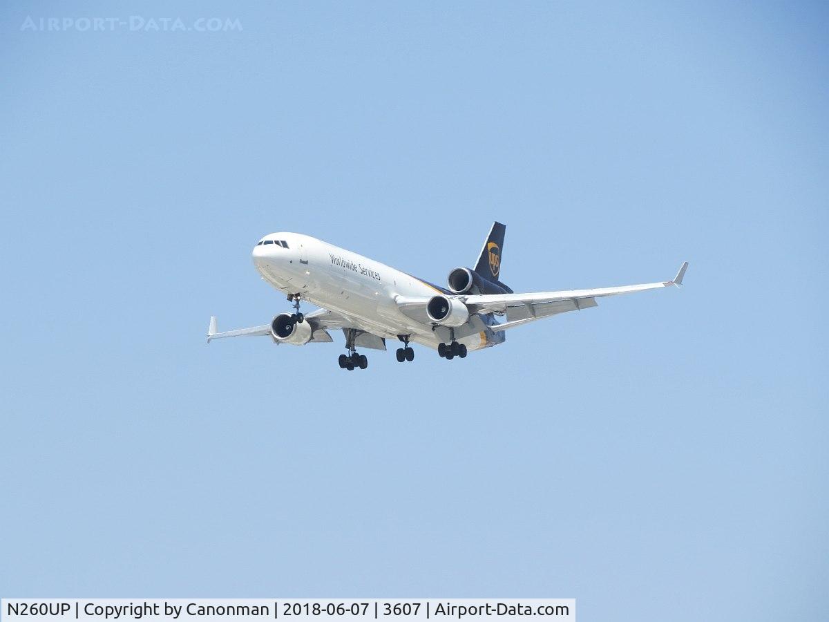 N260UP, 1992 McDonnell Douglas MD-11F C/N 48418, Landing