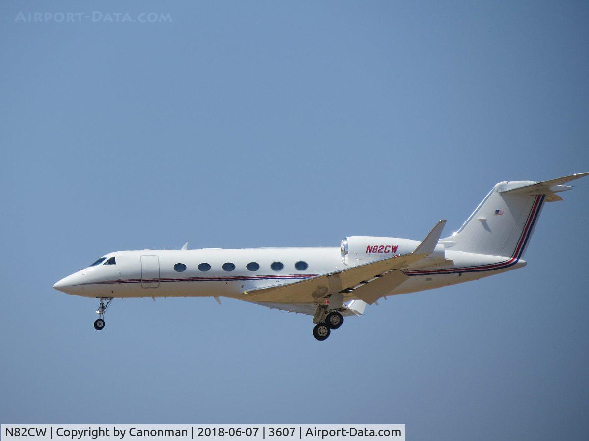 N82CW, 2005 Gulfstream Aerospace G-IV (G350) C/N 4019, Landing