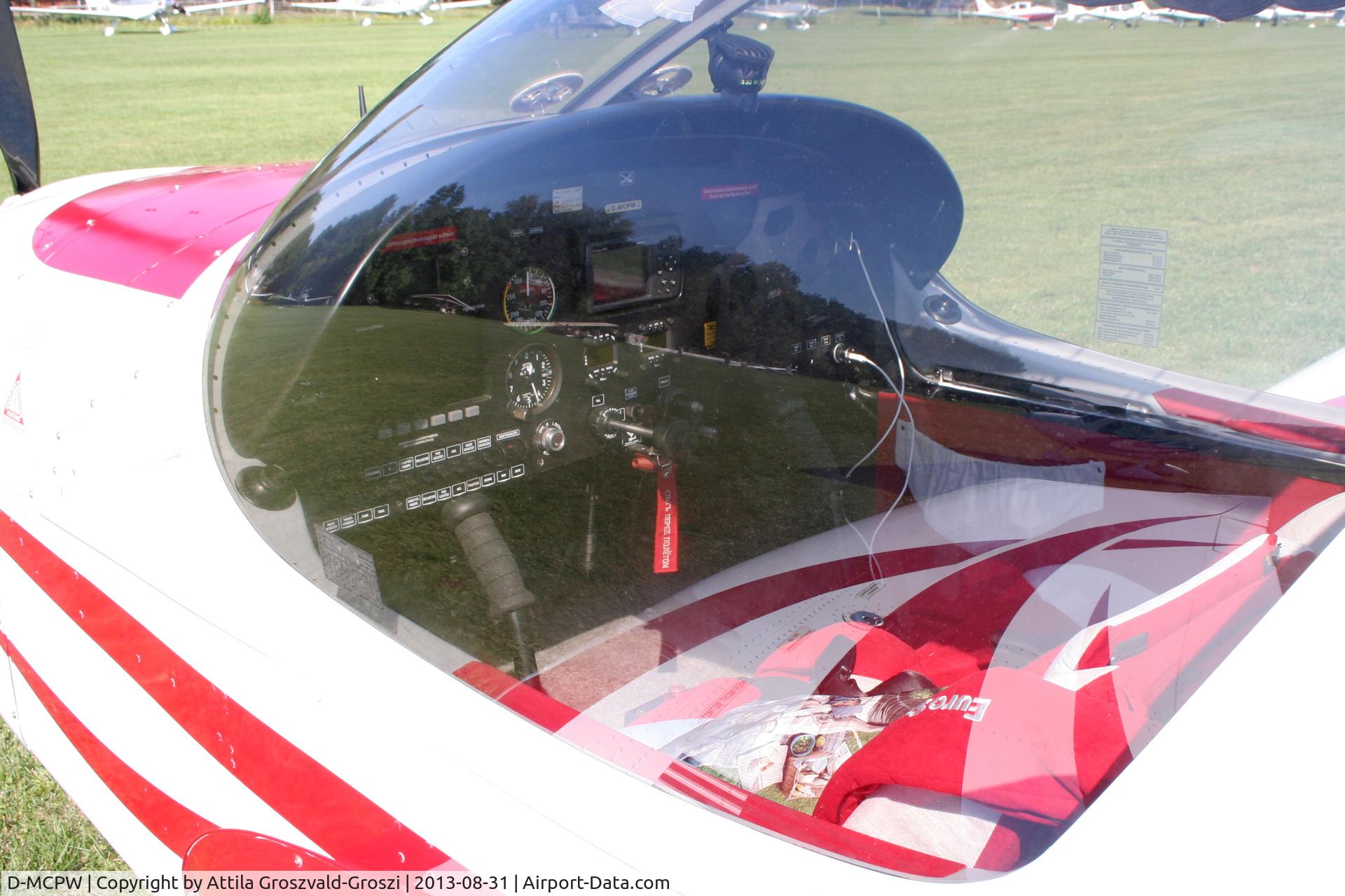D-MCPW, 2009 Evektor EV-97 Eurostar C/N 2009 3618, II. Cirrus-Hertelendy Aviator's Weekend , Hertelendy Castle Airfield Hungary