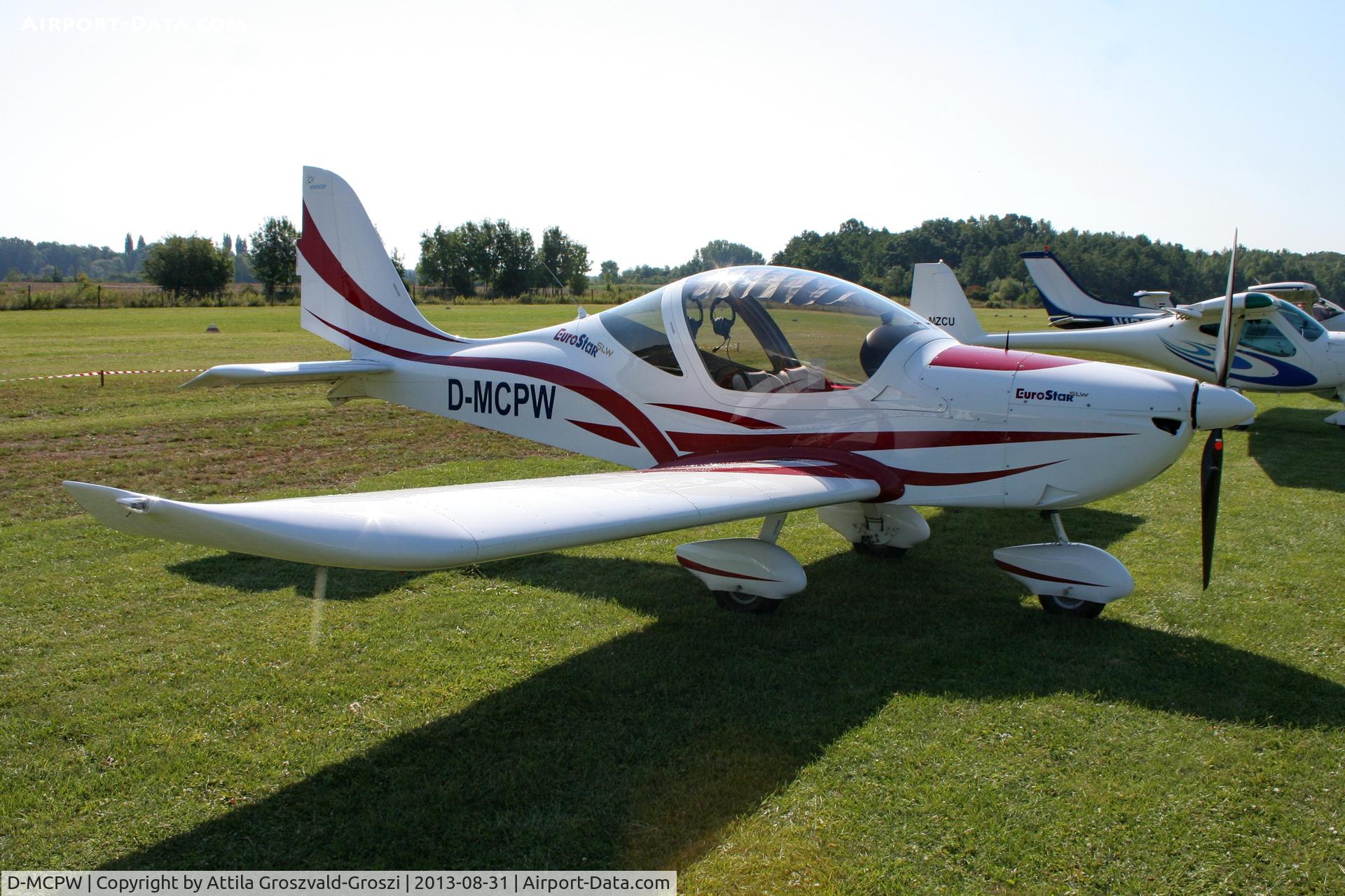 D-MCPW, 2009 Evektor EV-97 Eurostar C/N 2009 3618, II. Cirrus-Hertelendy Aviator's Weekend , Hertelendy Castle Airfield Hungary