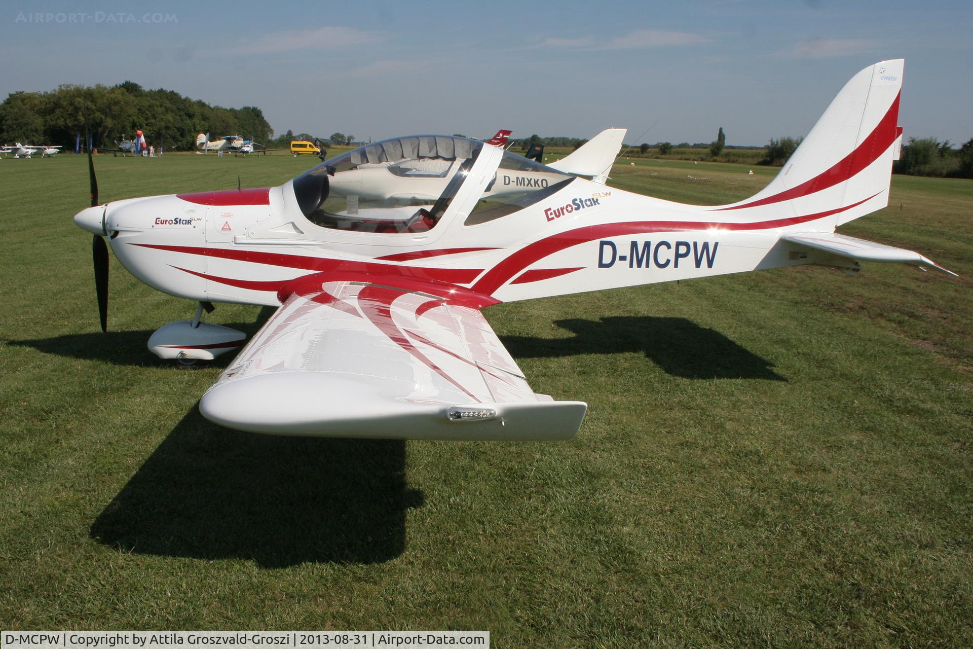 D-MCPW, 2009 Evektor EV-97 Eurostar C/N 2009 3618, II. Cirrus-Hertelendy Aviator's Weekend , Hertelendy Castle Airfield Hungary