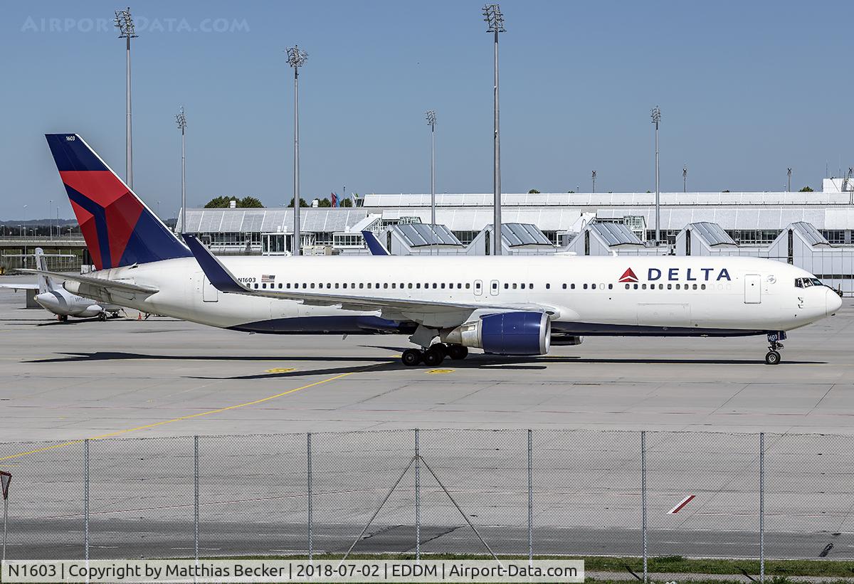 N1603, 1999 Boeing 767-332 C/N 29695, N1603