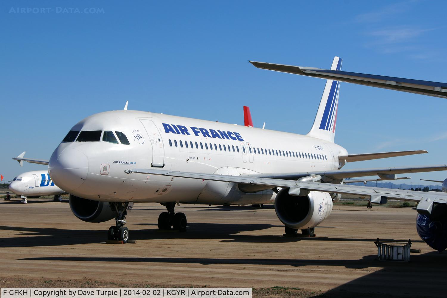 F-GFKH, 1989 Airbus A320-211 C/N 0061, No comment.