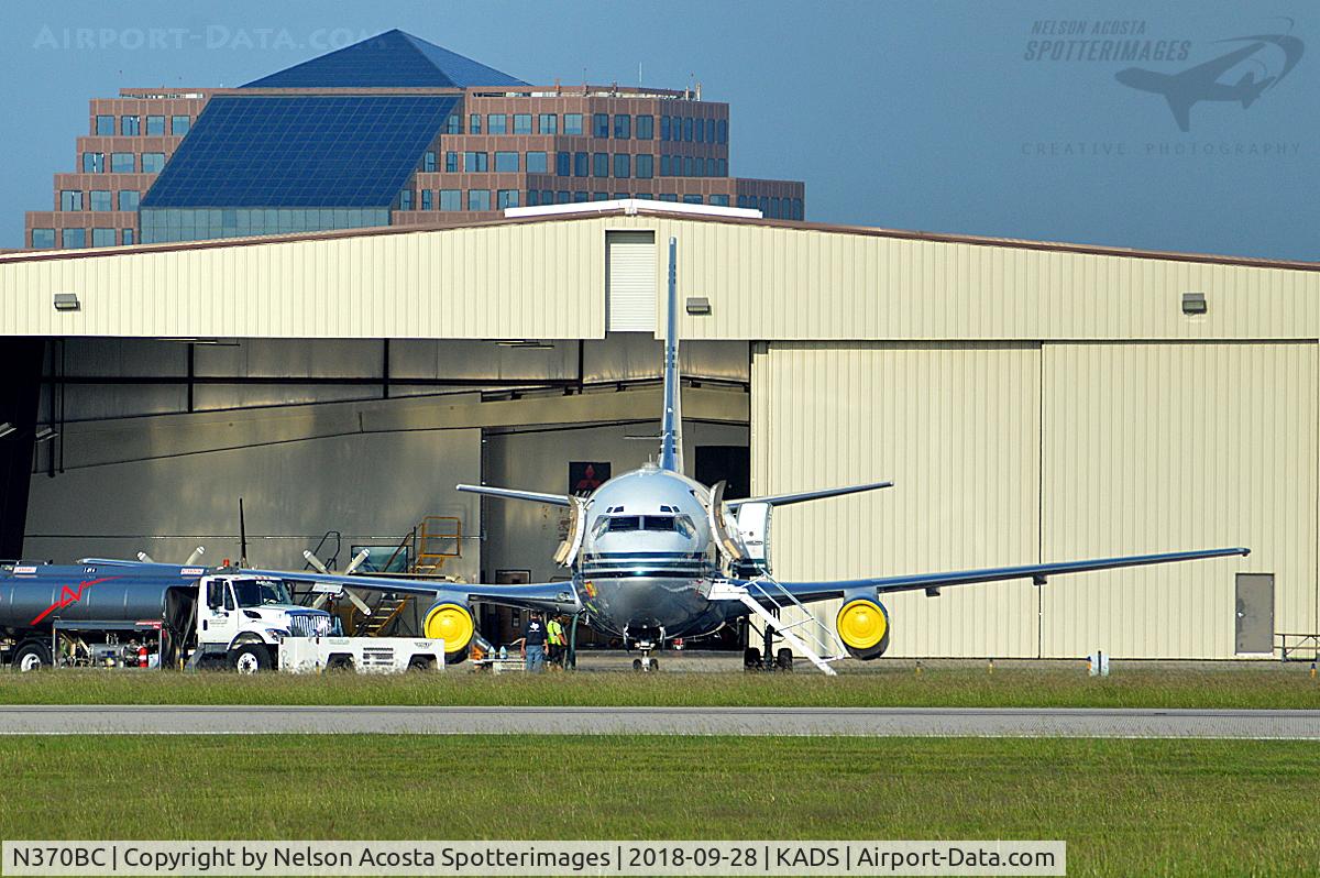 N370BC, 1986 Boeing 737-205 C/N 23468, Routine inspection
