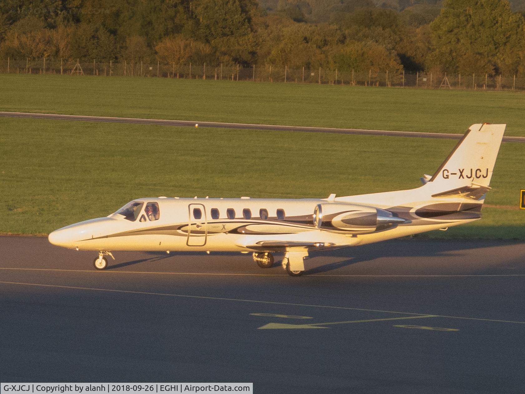 G-XJCJ, 2006 Cessna 550 Citation Bravo C/N 550-1129, Taxiing in the evening sun at Southampton