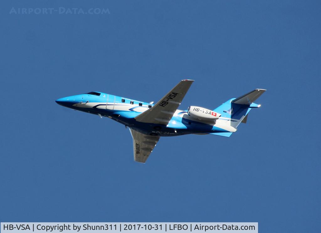 HB-VSA, 2017 Pilatus PC-24 C/N P03, Climbing after take off from rwy 32R