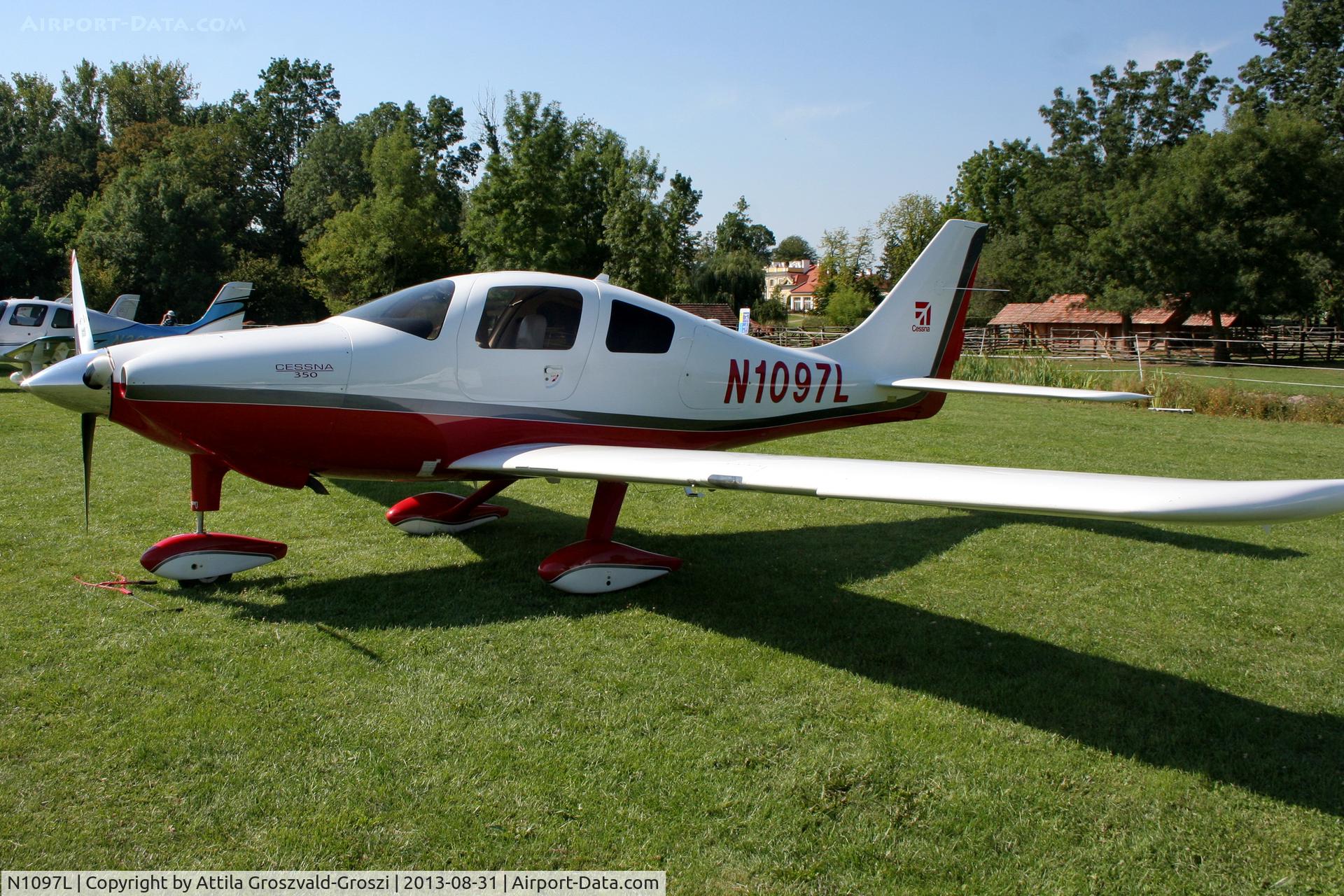 N1097L, 2008 Cessna LC42-550FG C/N 421006, II. Cirrus-Hertelendy Aviator's Weekend , Hertelendy Castle Airfield Hungary