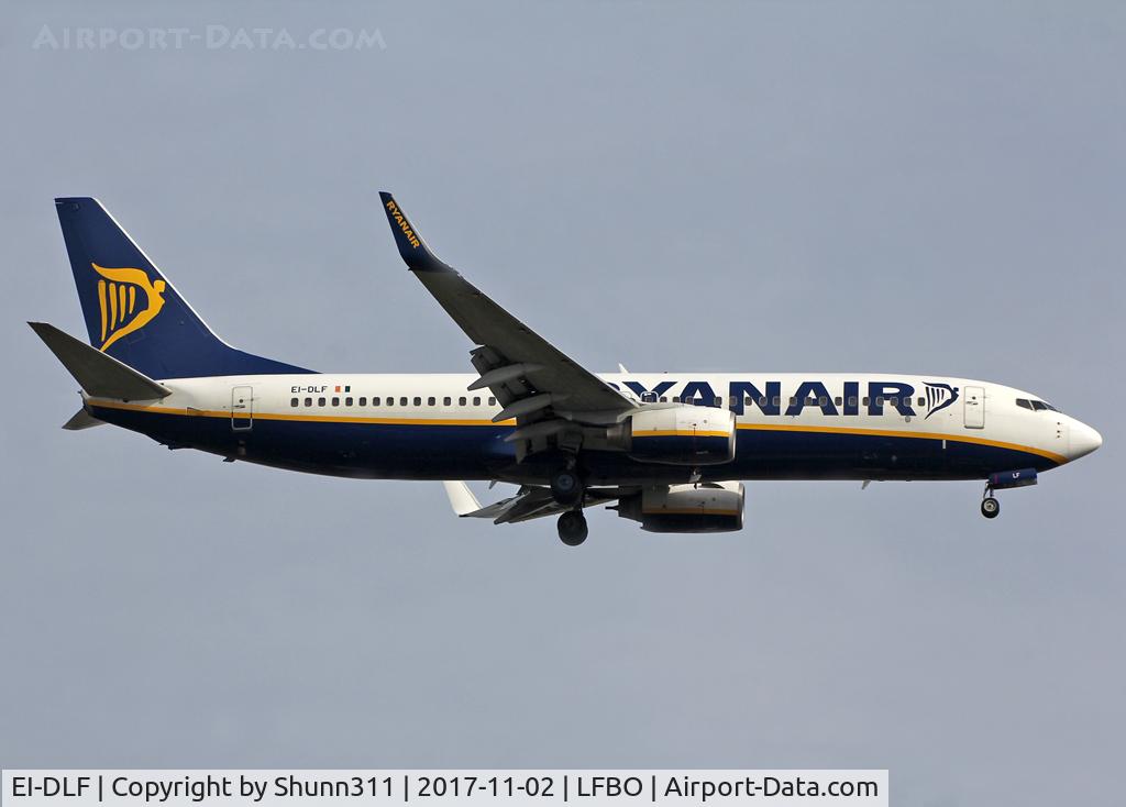 EI-DLF, 2006 Boeing 737-8AS C/N 33588, Landing rwy 14L