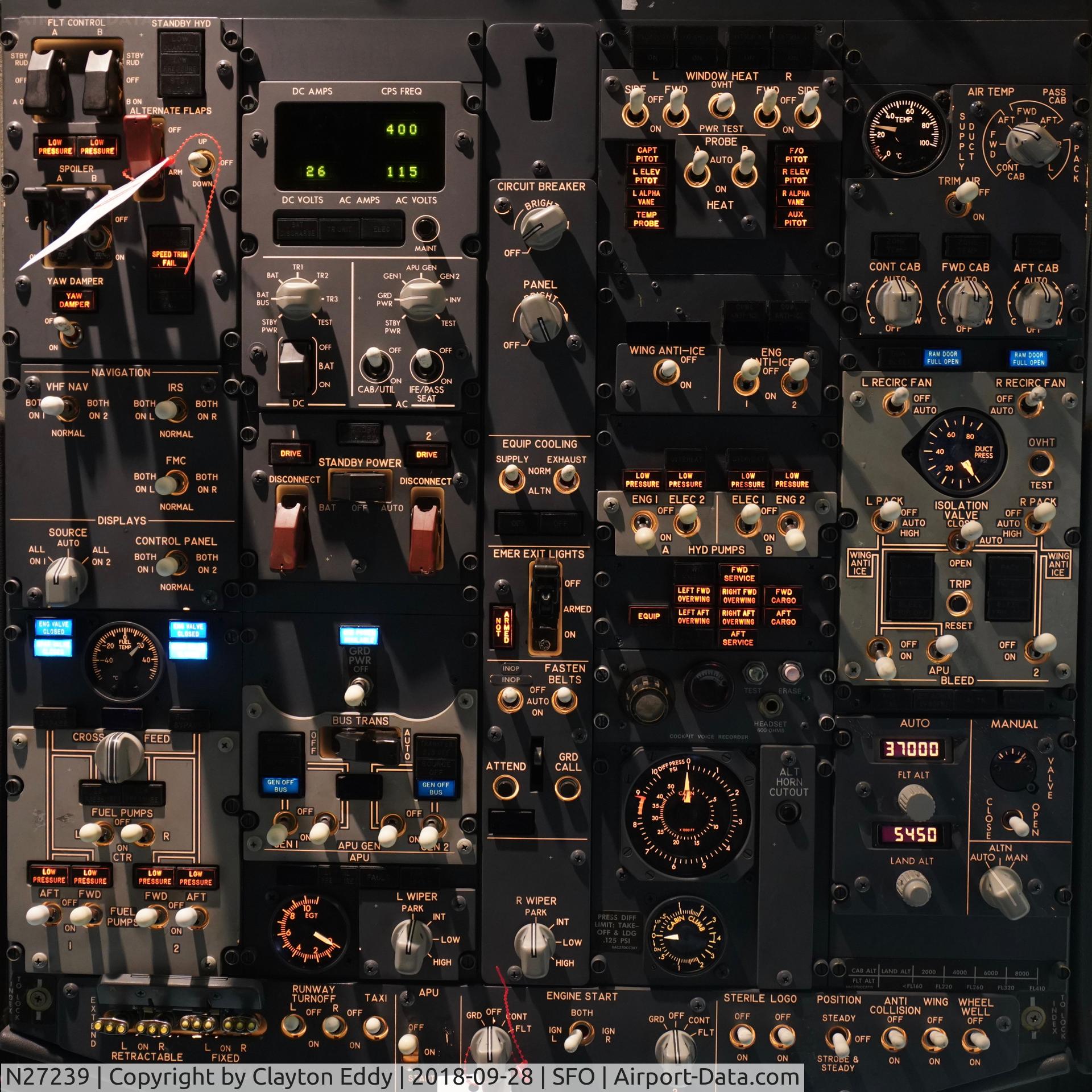 N27239, 1999 Boeing 737-824 C/N 28951, Overhead panel. SFO. 2018.