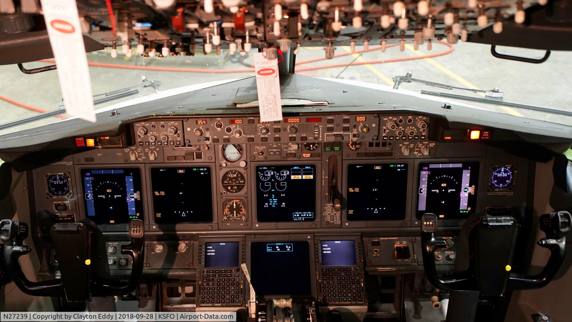 N27239, 1999 Boeing 737-824 C/N 28951, Overhead panel. SFO. 2018.