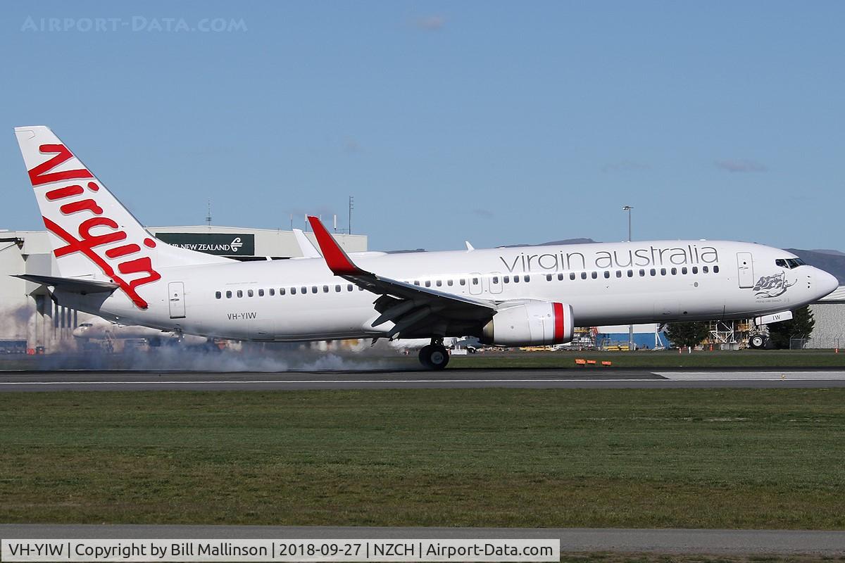 VH-YIW, 2014 Boeing 737-8FE C/N 40700, VA125 from BNE