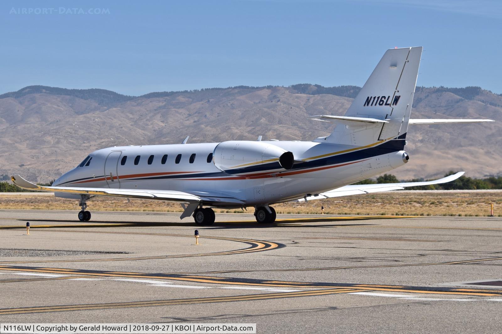 N116LW, 2018 Cessna 680 Citation Sovereign C/N 680-0581, Taxiing on Juliet.