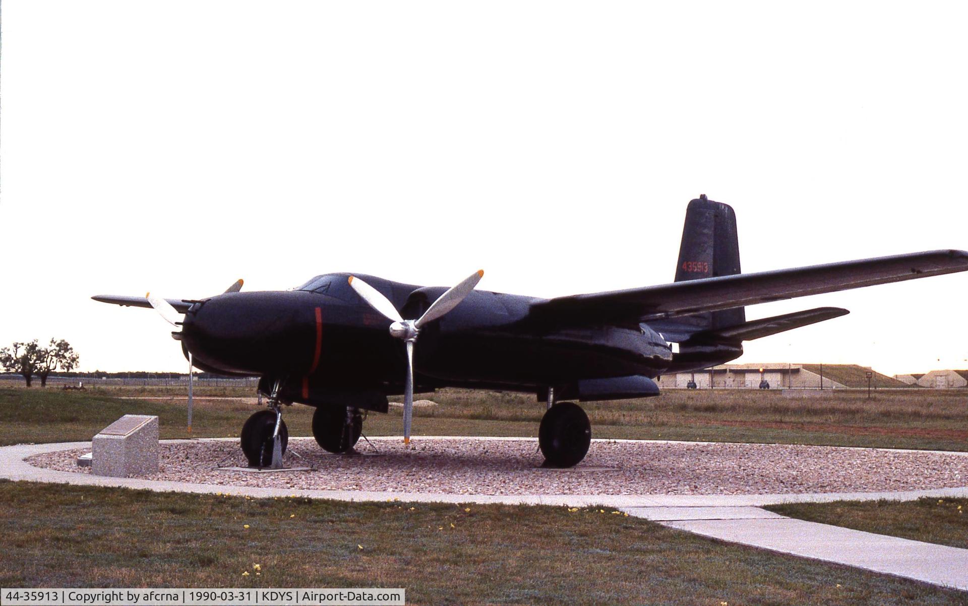 44-35913, 1944 Douglas A-26C-50-DT C/N 29192, LINEAR AIR PARK - DYESS AFB
