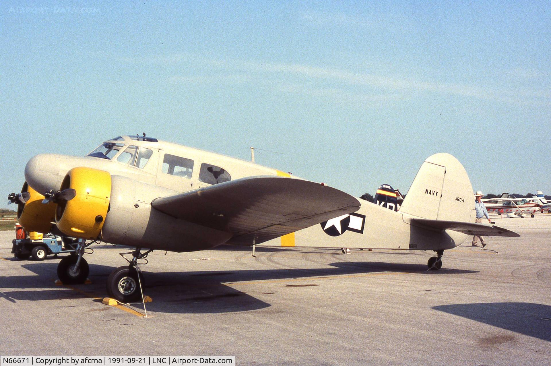 N66671, 1943 Cessna UC-78B (T-50) Bobcat C/N 6487, LANCASTER, TX (DALLAS AREA)