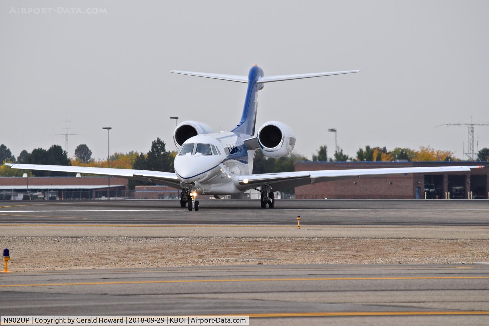 N902UP, 2001 Cessna 750 Citation X Citation X C/N 750-0141, Turning off RWY 10L.