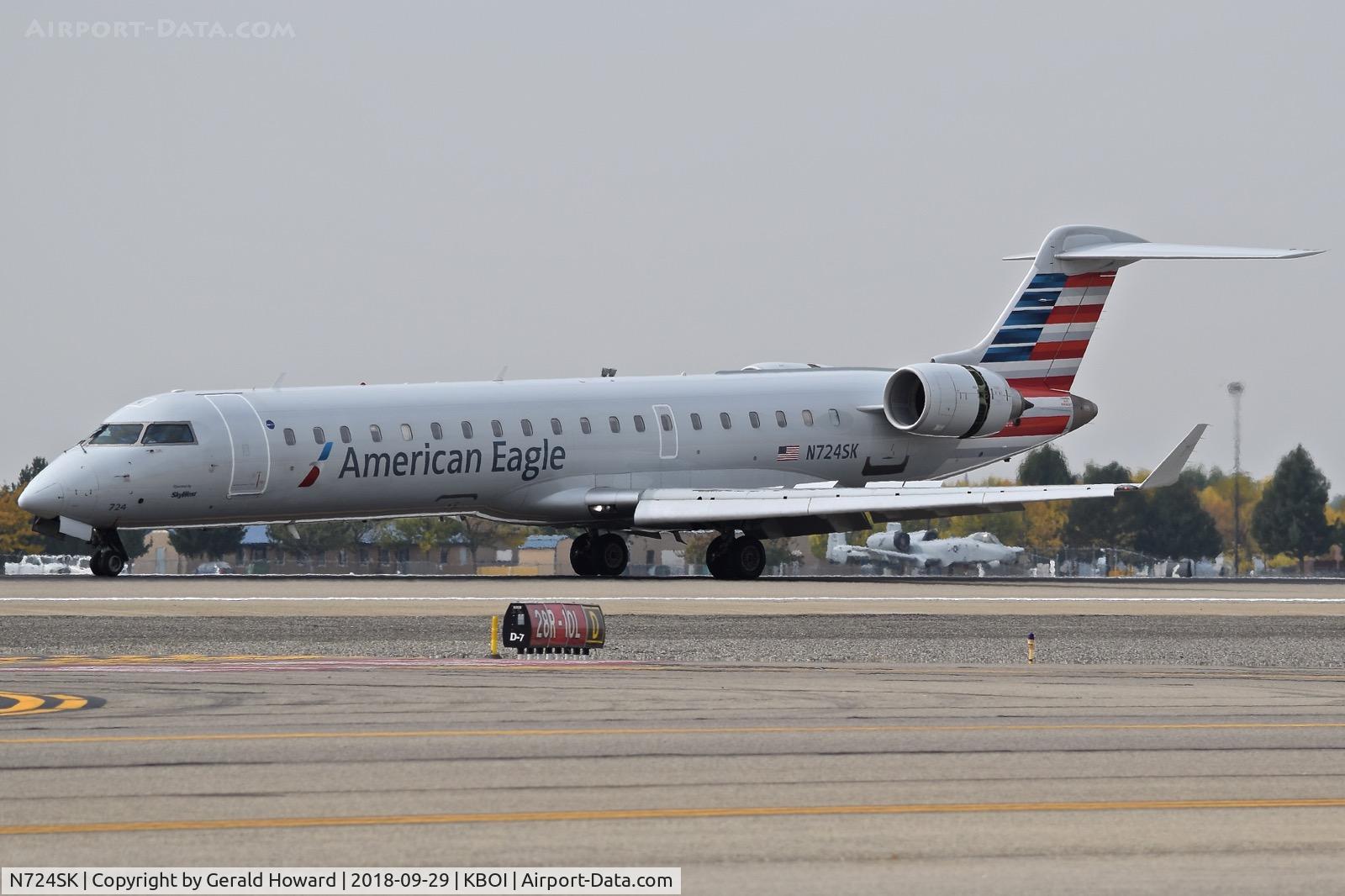 N724SK, 2004 Bombardier CRJ-700 (CL-600-2C10) Regional Jet C/N 10189, Landing roll out on RWY 10L.