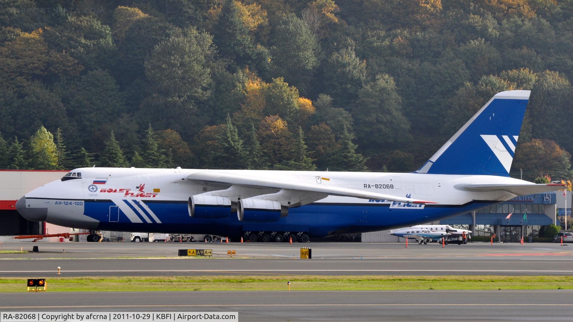 RA-82068, 1993 Antonov An-124-100 Ruslan C/N x770051359127, RAMP REST