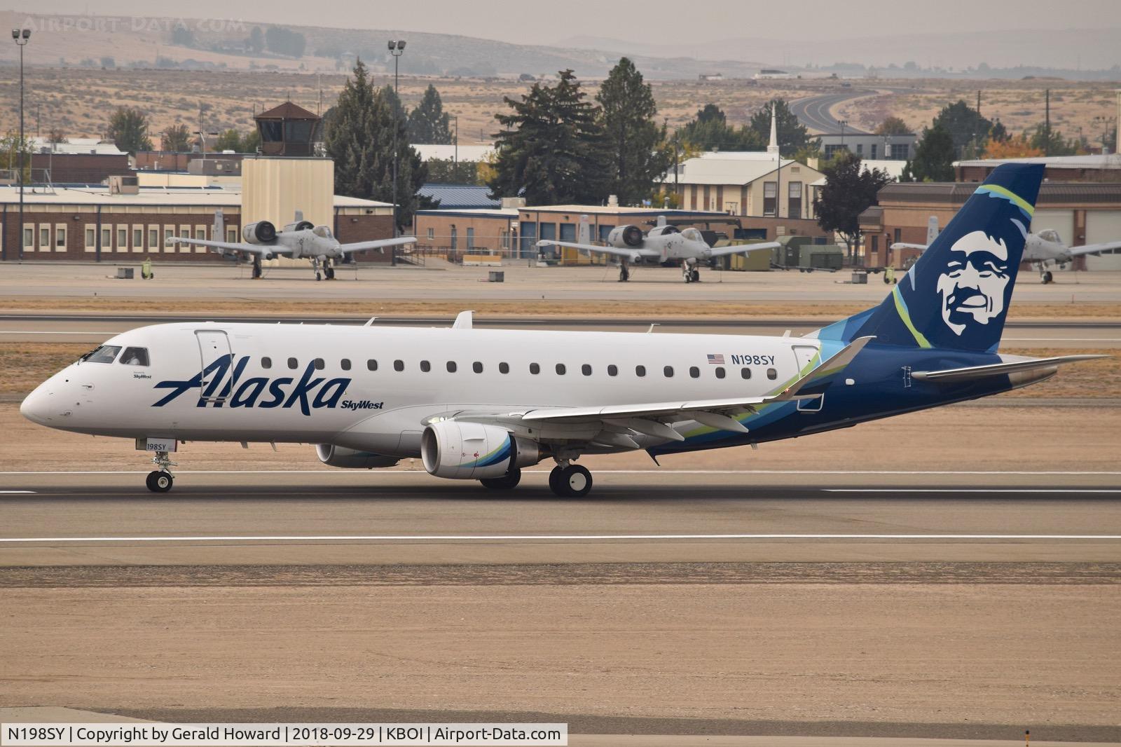 N198SY, 2018 Embraer 175LR (ERJ-170-200LR) C/N 17000724, Take off run on RWY 10L.