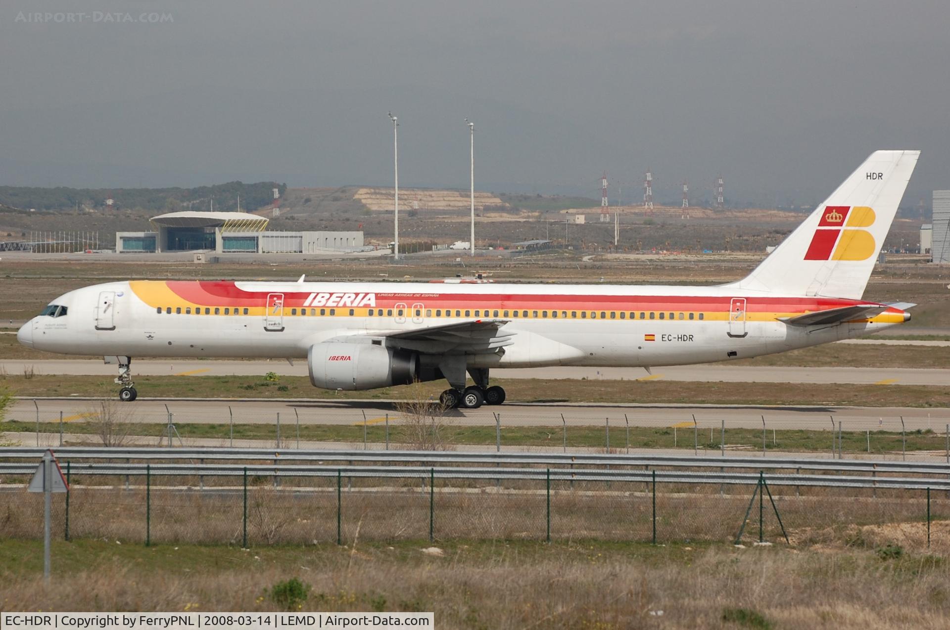 EC-HDR, 1999 Boeing 757-256 C/N 26251, Iberia was fading out their B752's at the time, so was their paintwork.
