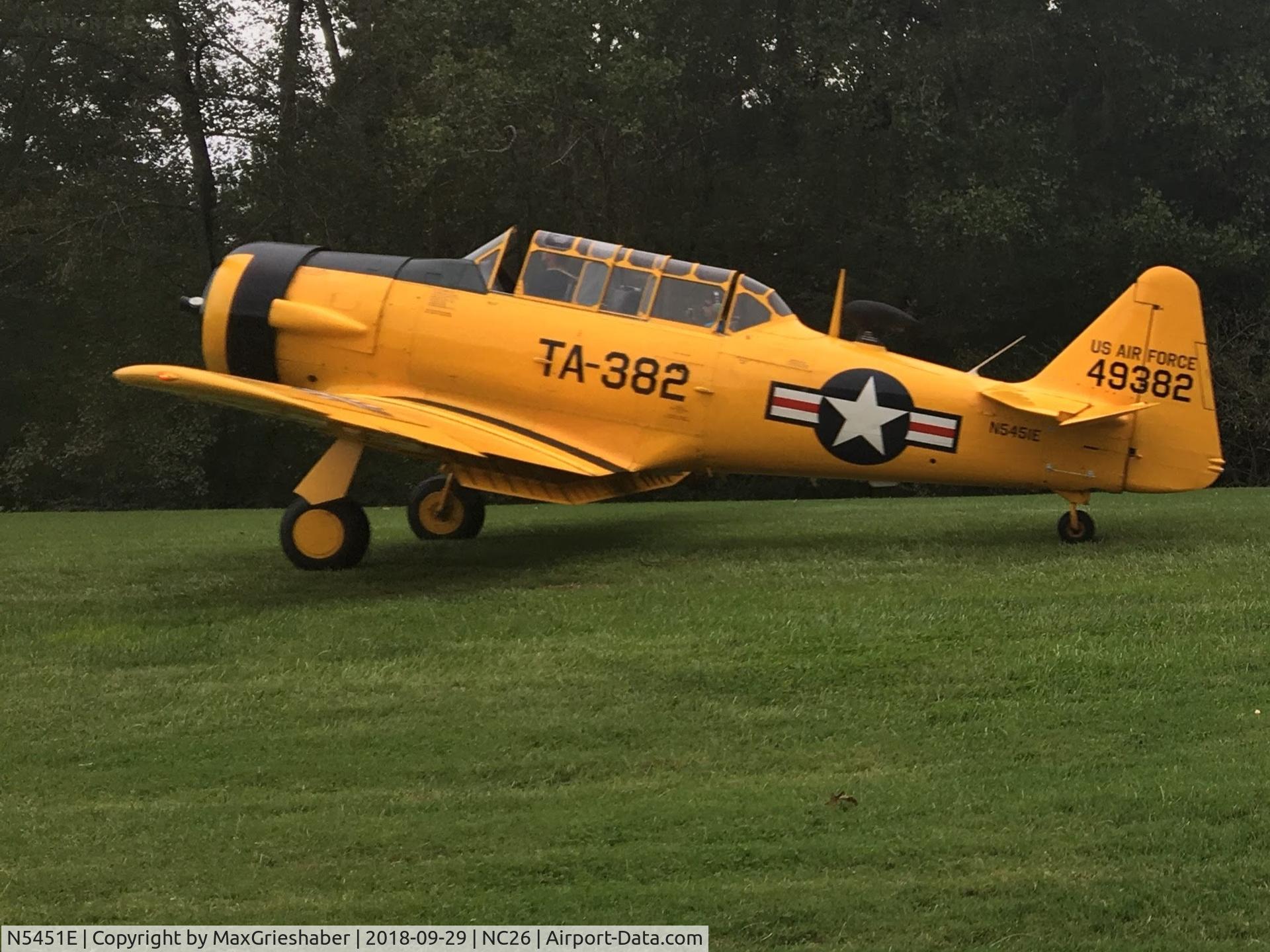 N5451E, 1949 North American T-6G Texan C/N 168-496, N5451E @ NC26
