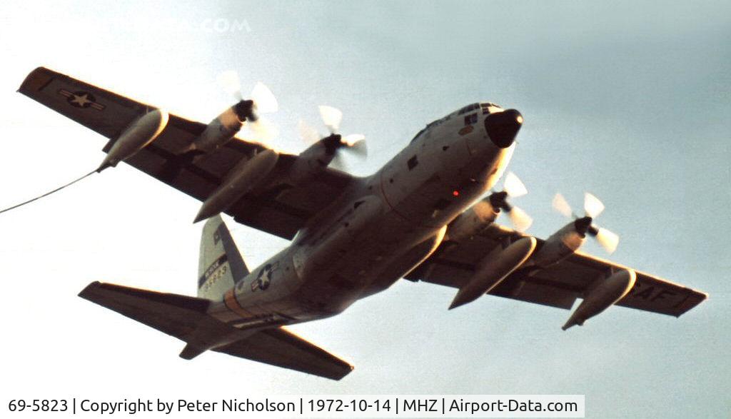 69-5823, 1969 Lockheed HC-130N Hercules C/N 382-4371, HC-130N on in-flight refuelling demonstration at the 1972 RAF Mildenhall Air Fete.