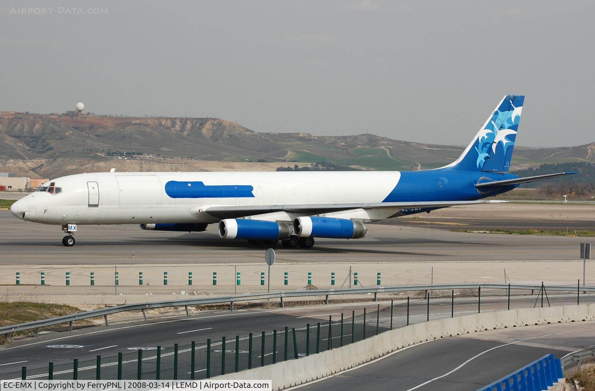 EC-EMX, 1967 Douglas DC-8-62F C/N 45921/322, Taxying for the last time in MAD. On its way to storage. Cygnus tittles painted over.
