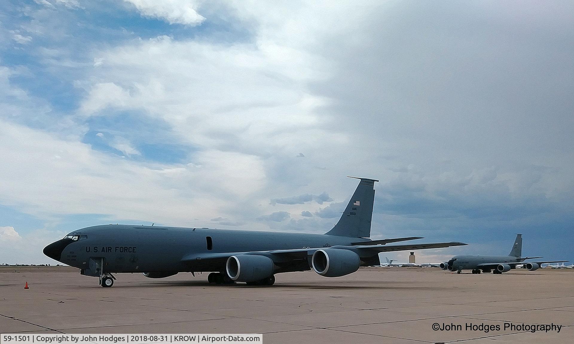 59-1501, 1960 Boeing KC-135R Stratotanker C/N 17989, Standing by at KROW