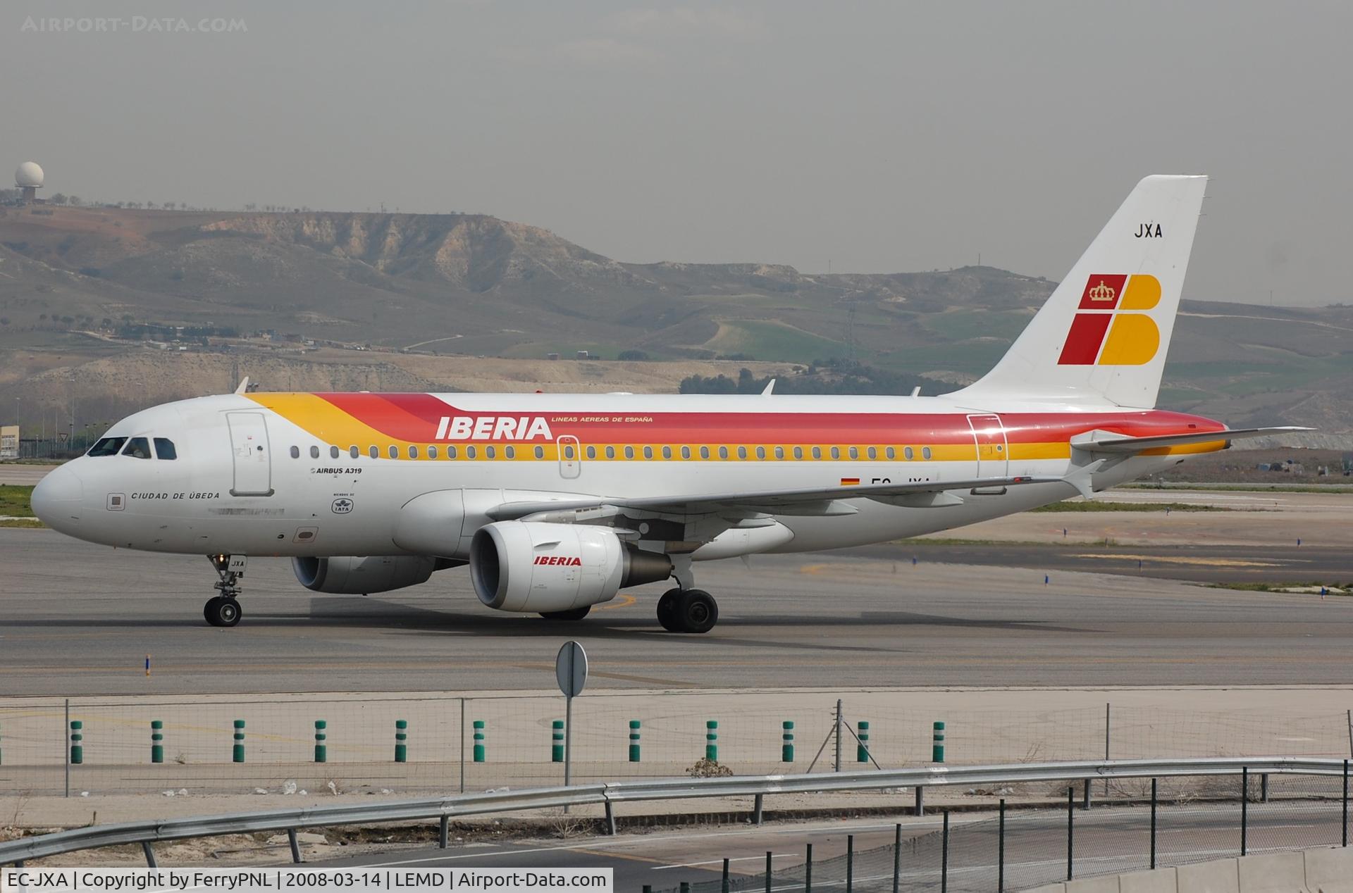 EC-JXA, 2006 Airbus A319-111 C/N 2870, Iberia A319 taxying to its terminal