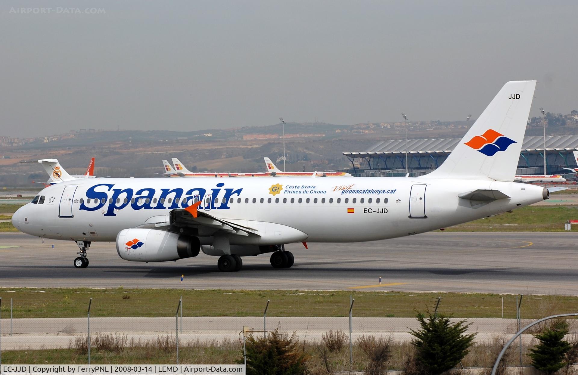 EC-JJD, 2005 Airbus A320-232 C/N 2479, Spanair A320 about to depart