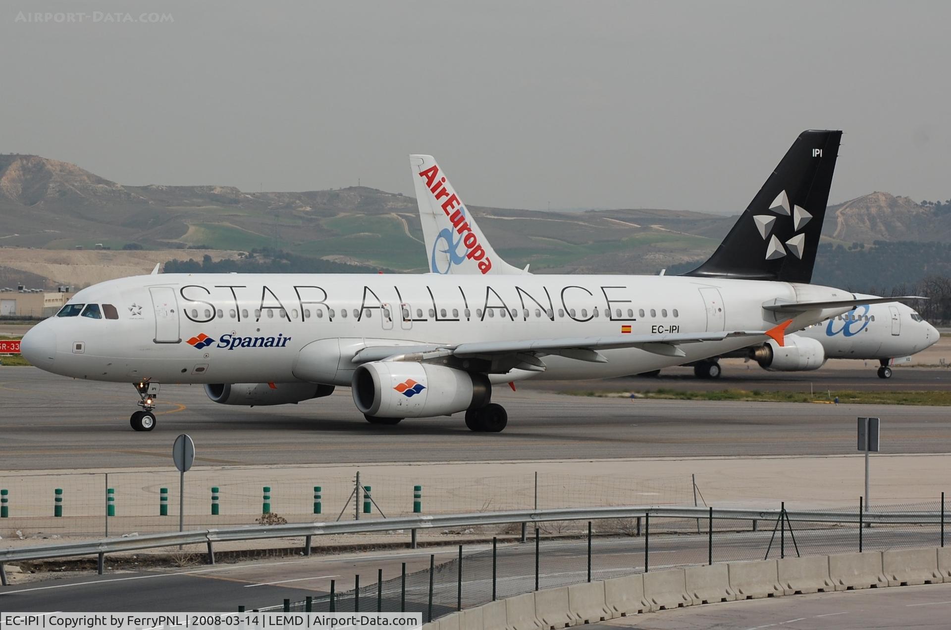 EC-IPI, 2003 Airbus A320-232 C/N 2027, Spanair A320 in Star Alliance livery