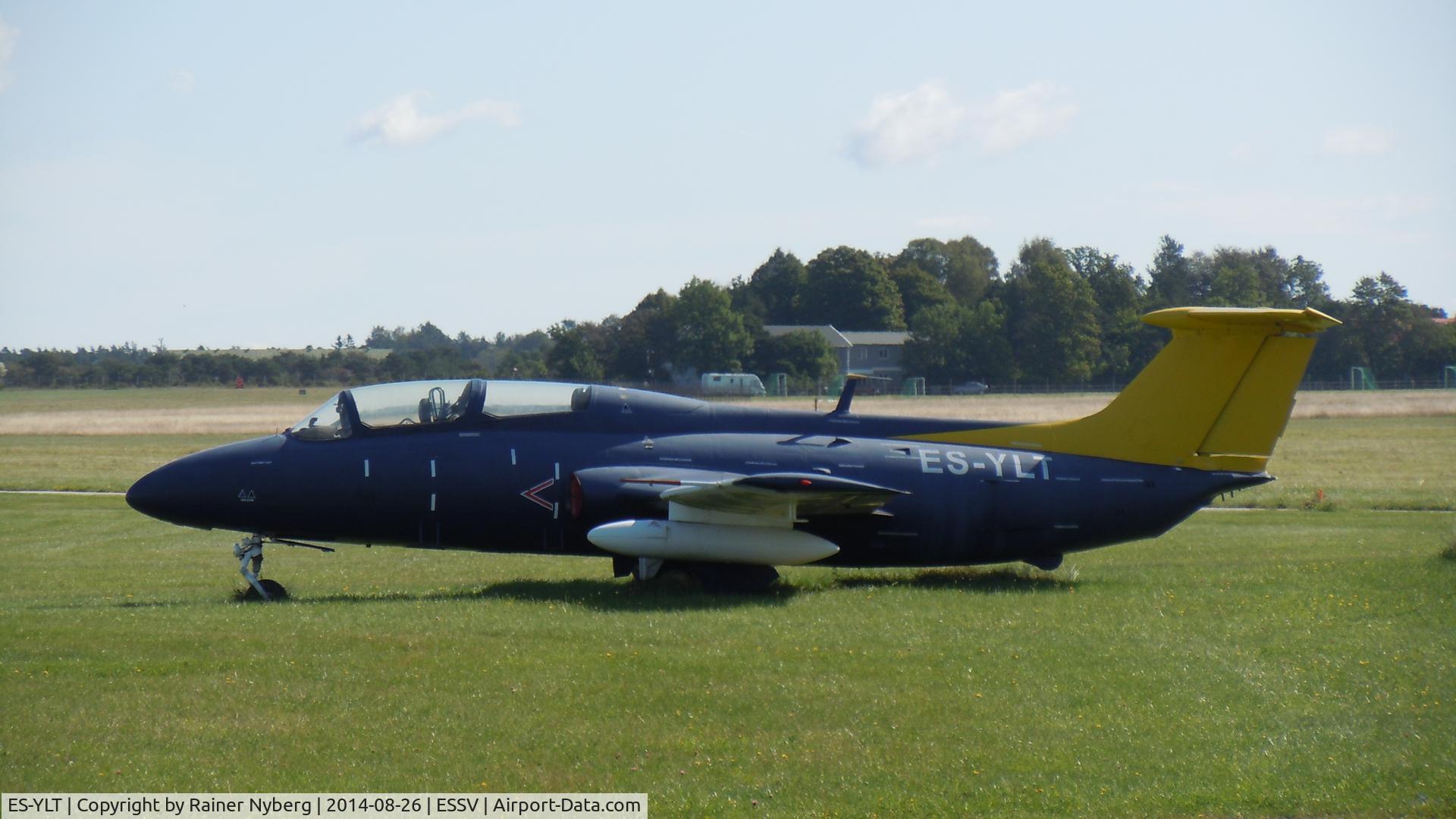 ES-YLT, 2002 Aero L-29 Delfin C/N 094112, Aero L-29 Delfin ES-YLT at Visby.