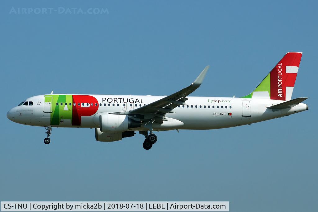 CS-TNU, 2009 Airbus A320-214 C/N 4106, Landing