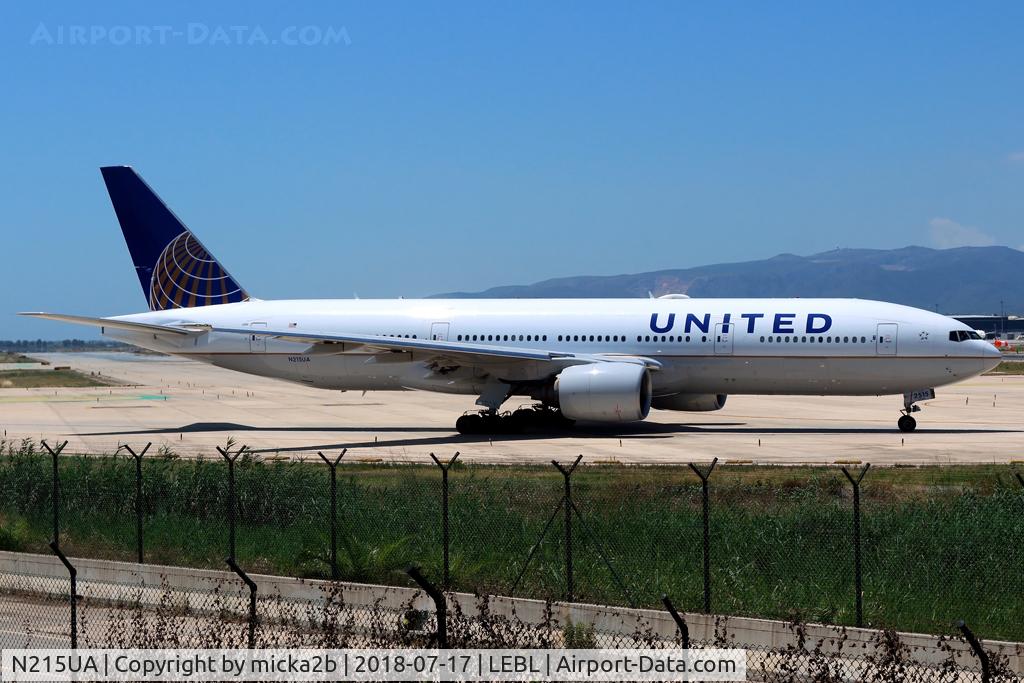N215UA, 2000 Boeing 777-222 C/N 30221, Taxiing