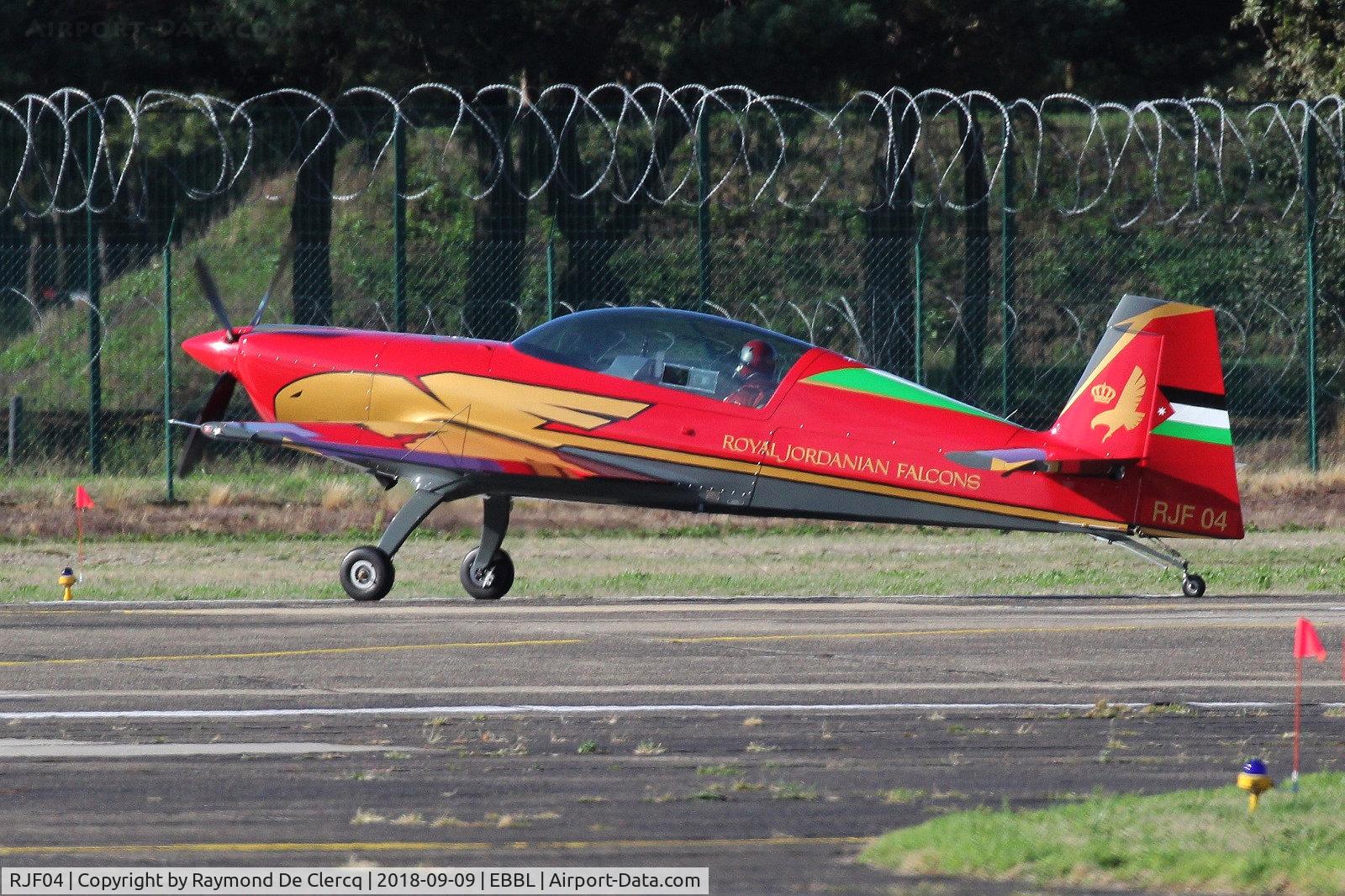 RJF04, 2018 Extra EA-330LX C/N LC072, BAF days at Kleine Brogel.