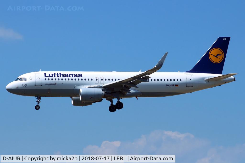 D-AIUR, 2015 Airbus A320-214 C/N 6985, Landing