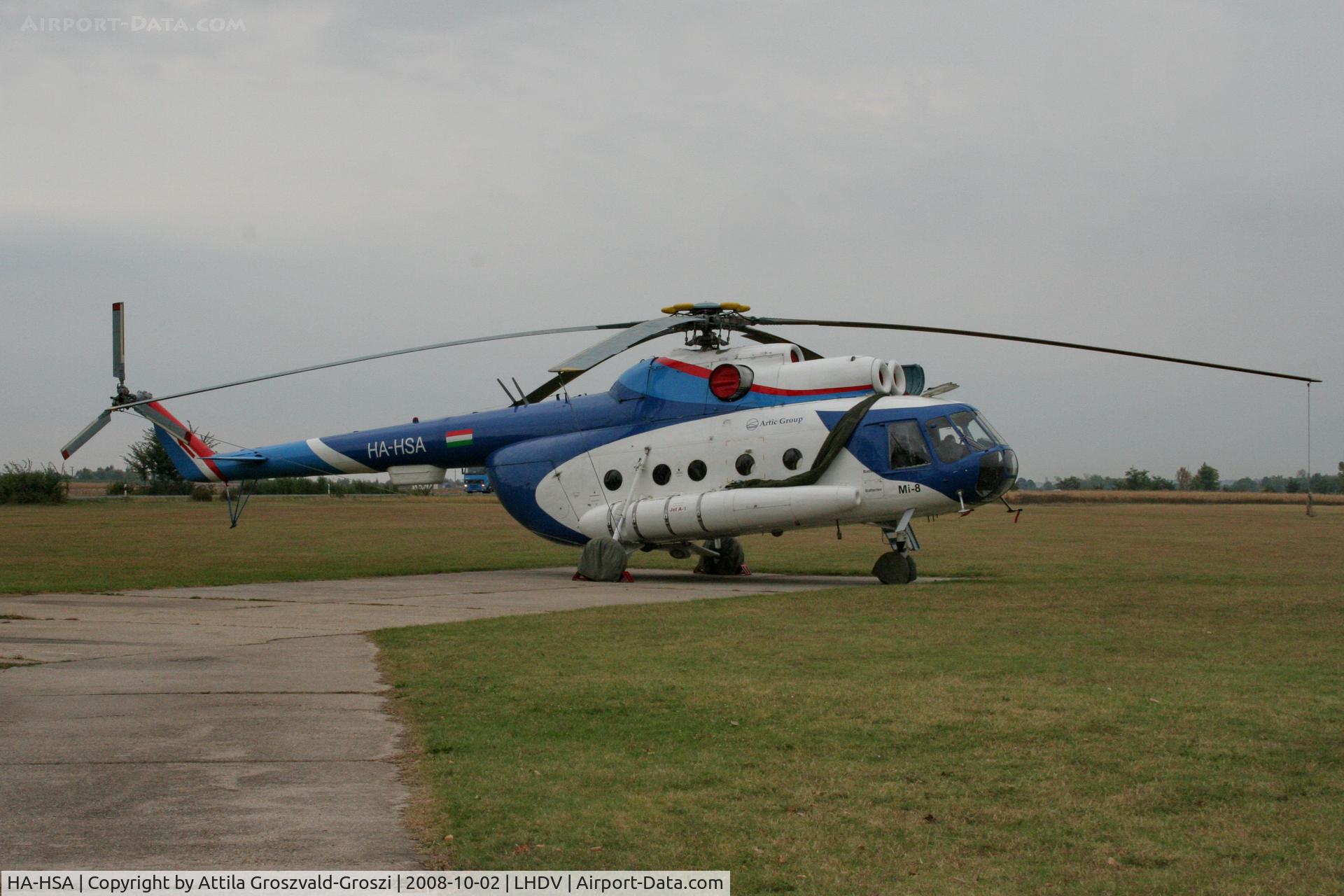 HA-HSA, 1980 Mil Mi-8T C/N 7970, LHDV Dunaújváros, Baracs-Kisapostag Airport, Hungary