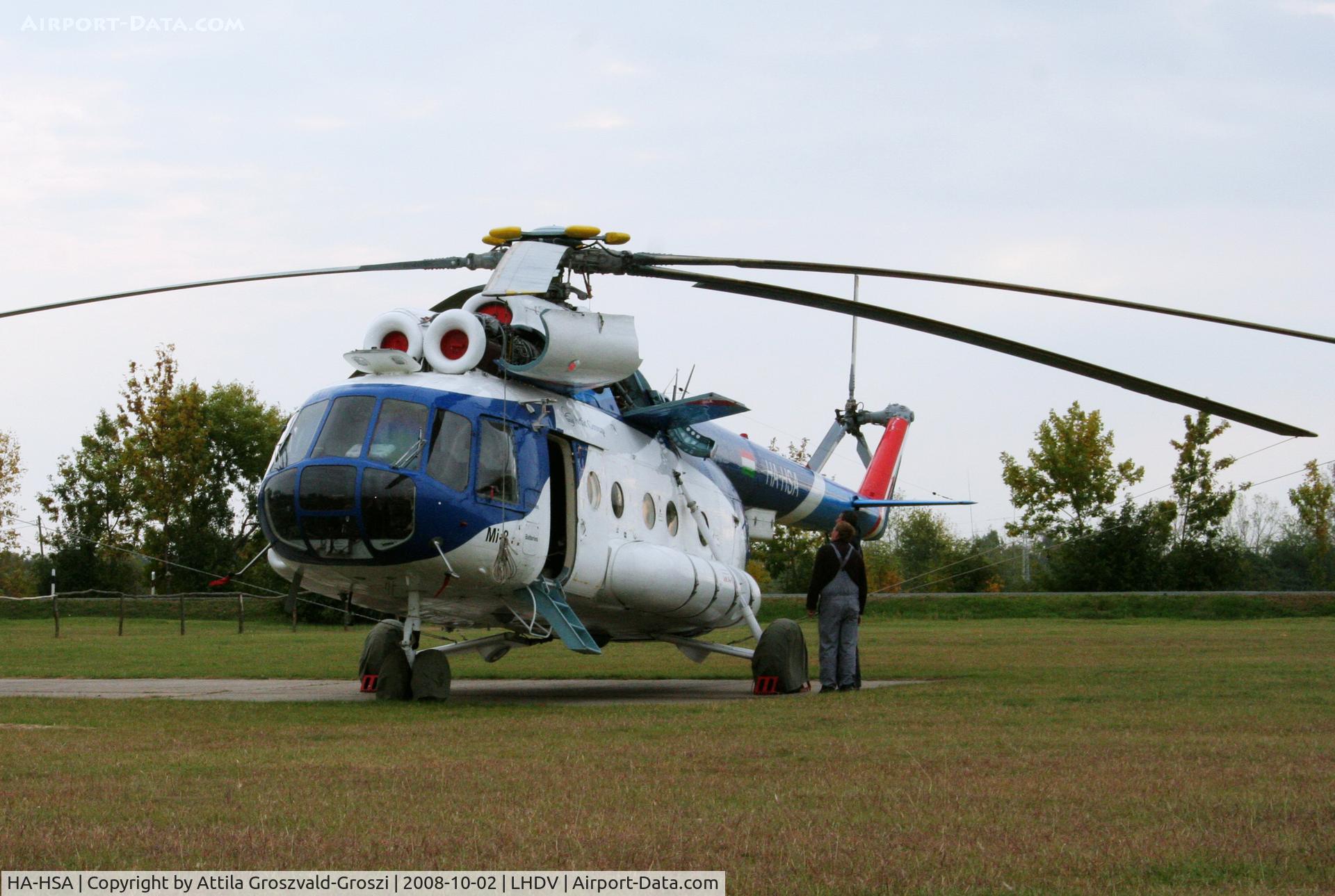 HA-HSA, 1980 Mil Mi-8T C/N 7970, LHDV Dunaújváros, Baracs-Kisapostag Airport, Hungary